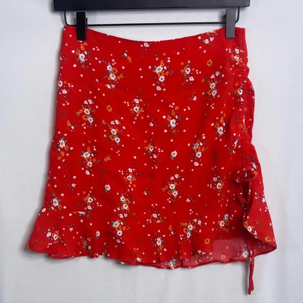 Boutique Red Floral Skirt with Side Tie Adjustment *Never Worn*